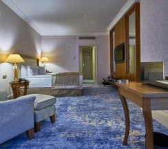 Двухместный полулюкс с видом на город двуспальная кровать в Rixos President Astana