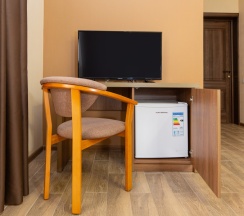Двух местный Стандарт с 2 доп.местом с балконом в Brown hotel