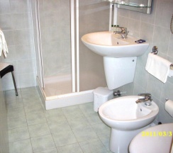 Трёхместный номер Standard в Hotel Riviera