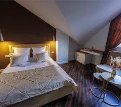 Джуниор мансарда в Grig`s Hotel