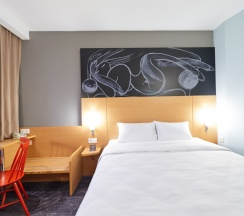 Номер Standard с двуспальной кроватью в Ibis Krasnoyarsk Center