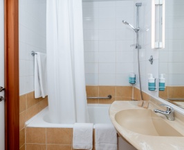 Номер Standard с двуспальной кроватью и софой в Novotel Москва Центр