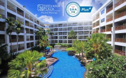 Одноместный люкс Deluxe с видом на бассейн в Deevana Plaza Phuket