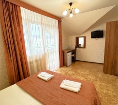 Двухкомнатный семейный четырехместный с балконом и доп местом (4 этаж) в Атриум