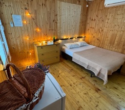 4-х местный «Домик повышенной комфортности» в Антиас