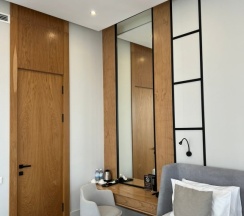 Двухместный полулюкс с красивым видом из окна двуспальная кровать в Neos Hotel