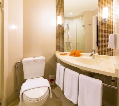Двухместный номер Standard с балконом 2 отдельные кровати в ibis Phuket Kata