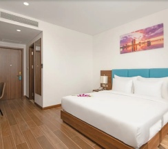 Двухместный номер Deluxe с видом на реку (двуспальная кровать) в Gold Plaza Hotel Da Nang