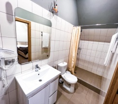 стандарт трехместный c мини-балконом triple в Берлога