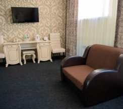 Двухместный полулюкс двуспальная кровать в Сотник