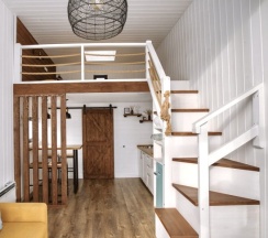 Уютный Tiny House с мансардным окном (Дом1). Заезд в 15.00, выезд до 12.00. в Sheluha house