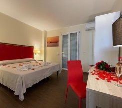 Двухместный номер Standard с балконом двуспальная кровать в Felicity Residence
