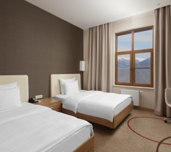 Номер Classic Superior с 2 односпальными кроватями в Панорама by Mercure Красная Поляна