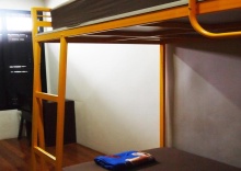 Кровать в общем номере в Sunny Hostel Phuket