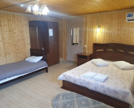 Люкс с балконом трехместный в Myesto