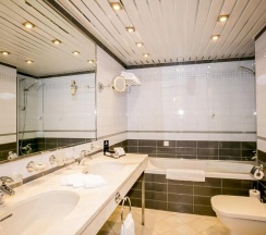 Полулюкс с видом на горы в Hotel Marinela Sofia