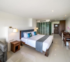 Двухместный номер Deluxe с видом на бассейн двуспальная кровать в Andaman Beach Suites Hotel