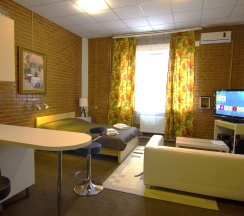 Полулюкс с двуспальной кроватью и диваном в Guest house Happy family