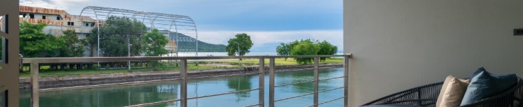 Люкс с балконом в Baan Tah On The Sea