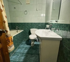 Апартаменты с 3 комнатами в Славный дом