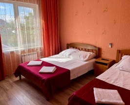 Улучшенный номер (на третьем этаже) в Адель