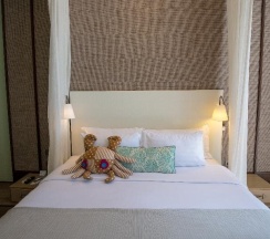 Двухместная вилла с красивым видом из окна двуспальная кровать в Veranda Resort & Villas Hua Hin - Cha Am