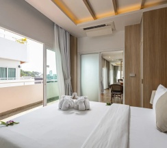 Люкс New с джакузи на крыше с 3 комнатами в Phunawa Resort