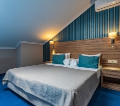 Двухкомнатный семейный "Мансарда" в Blue Marlin Hotel