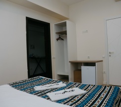 Двухместный номер Deluxe (двуспальная кровать) в Apple Hostel