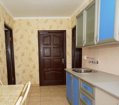 Коттедж с 3 комнатами с балконом и с красивым видом из окна в Удача