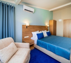 Двухместный комфорт  "Мансарда" в Blue Marlin Hotel