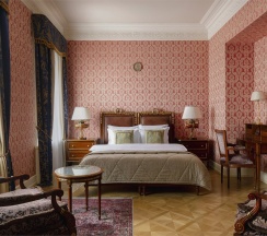Улучшенный номер с видом на город в Taleon Imperial Hotel