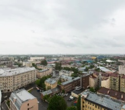 Апартаменты c 1 комнатой с балконом и с красивым видом из окна в Апартаменты SAMOцвет на Смоленской 18