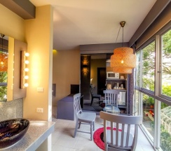 Четырёхместный номер Deluxe в Sino House Phuket Hotel