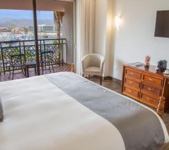Marina с видом на залив в Sandos Finisterra All Inclusive