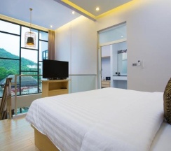 Номер Standard с балконом в Oneloft Hotel