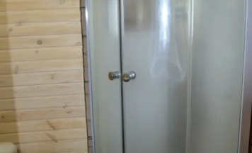 Двухместный номер Стандарт с балконом и с видом на горы (2 отдельные кровати) в Гавань Листвянка