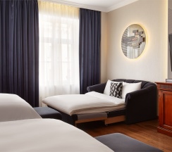 Супериор с двумя кроватями и диваном 4 этаж в Renartiss Isaakiy St. Petersburg hotel