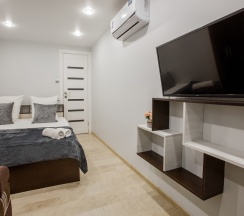 Семейный номер с выходом на бассейн (контейнер) в Skayfom