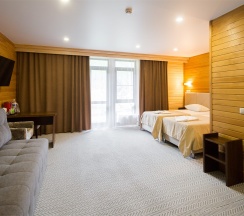 Джуниор Сюит в Крестовая падь