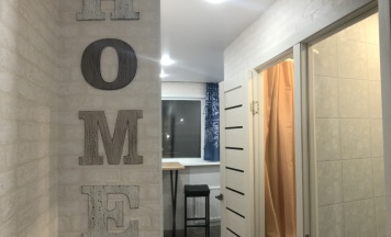 Апартаменты с красивым видом из окна в Апартаменты Like home Геологоразведчиков