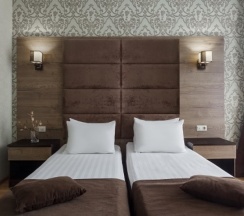 Стандарт с видом на бассейн с диваном в Pontos Family Resort Hotel
