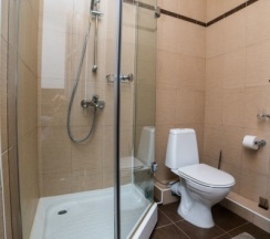 24 - Двухместный номер с балконом и прямым видом на море в Азов Инн