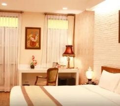 Двухместный номер Grand двуспальная кровать в Chuchai Buri Sri Amphawa