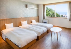 Хостел Shiretoko Yuhi No Ataruie Onsen Hostel на Охотском море