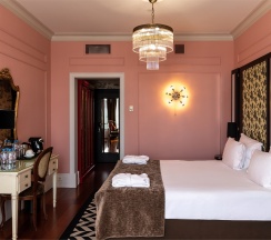 Улучшенный номер с видом на Летний сад в Dom Boutique Hotel
