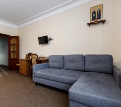 Двухместный полулюкс с видом на город двуспальная кровать в Старая гостиница Лавры