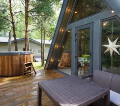 A-Frame № 5 (оснащение дома, стоимость купели и бани см. Подробнее) в Les holidays