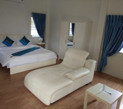 Люкс Deluxe с видом на бассейн в La Maison Ya Nui Resort Phuket