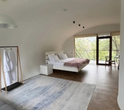 Двухместный номер Standard с балконом и с видом на сад двуспальная кровать в Apple Resort